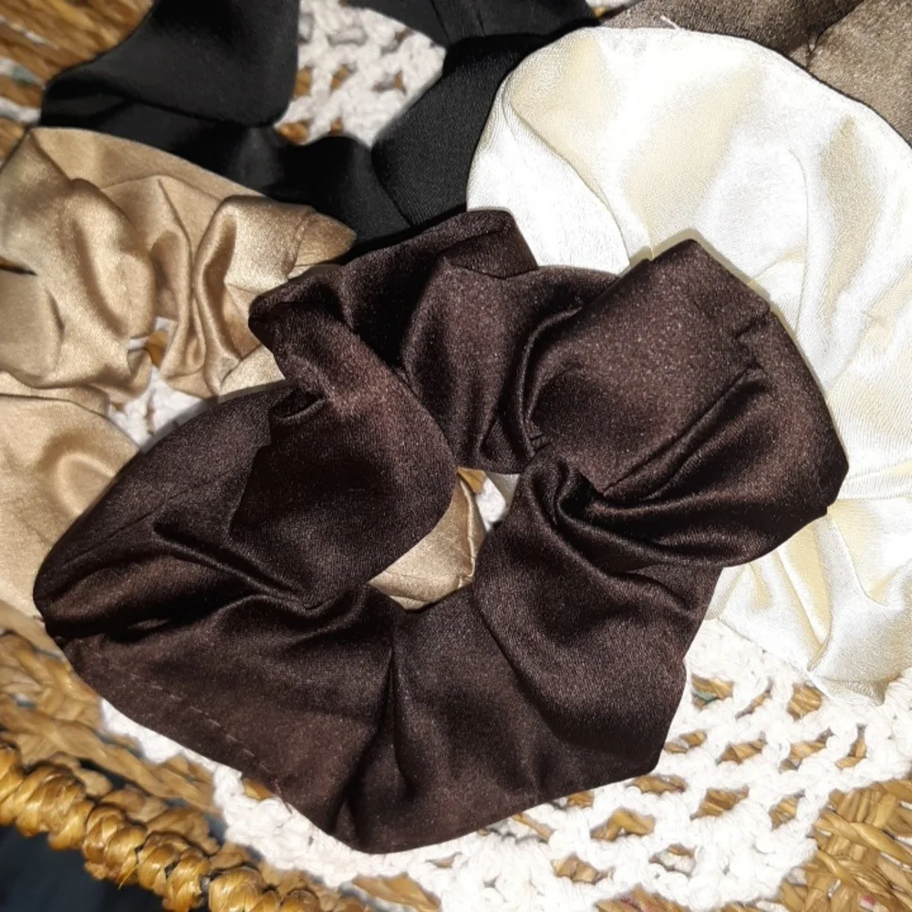 🆕BUY 1 SET GET 1 SET FREE!!! 5 PIECE SET SATIN HAIR SCRUNCHIES